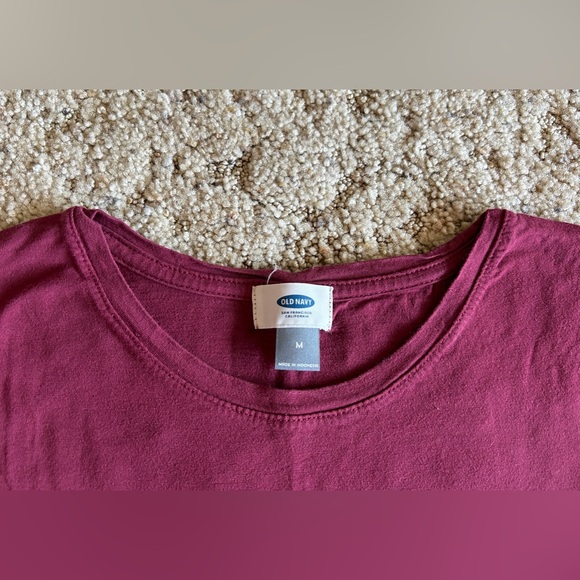 Women’s set of 2 tops - GAP Easy Tee, S and Old Navy LOVE graphic tee, M - Picture 2 of 7